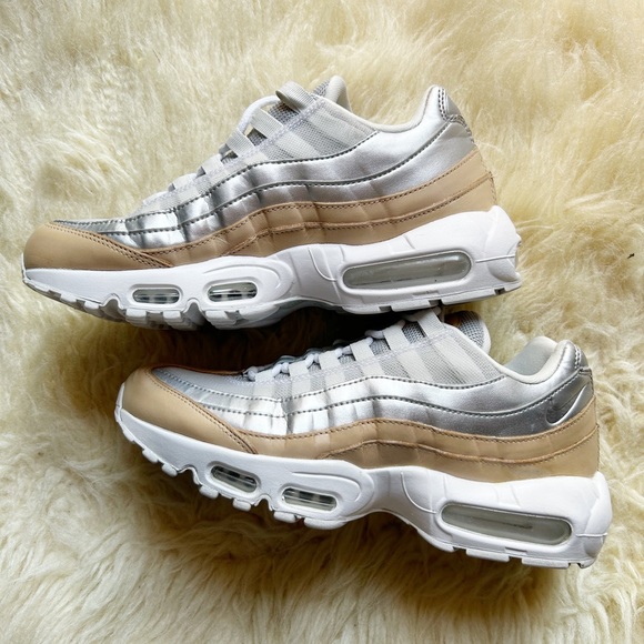 Nike WMNS SIZE 9 AIR MAX 95 SPECIAL EDITION PREMIUM - Picture 1 of 15